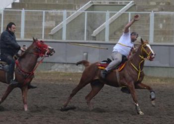 Ağır sıklet ciritçiler, kıyasıya yarıştı