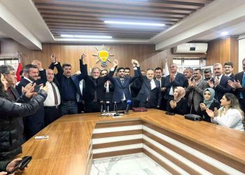 AK Parti yeni İl Başkanı Salt görevi devraldı
