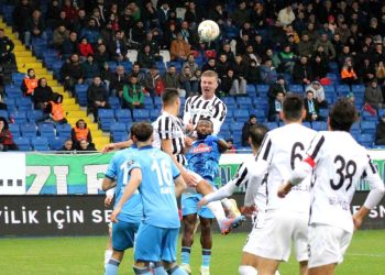 Altay’da Eric Björkander de golle tanıştı