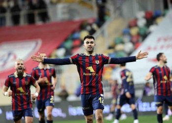 Altınordu, geriden gelip kazanıyor