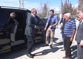 Bakan Çavuşoğlu, TOKİ tarafından teslim edilen evleri gezdi