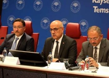 Bakan Kirişci: “İHA’ları, SİHA’ları, o robotları kullanan insanların gıdaya ve beslenmeye ihtiyacı olduğunu unutmayalım”