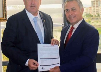 Başkan Yılmaz mazbatasını aldı