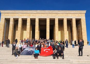 ‘Benim Vekilim İlhan Özcan’ diyen 100 kişilik ekipten Ankara çıkartması