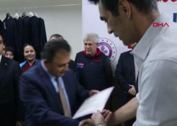 BURDUR’DA DEPREMZEDELER İÇİN SOSYAL MARKET AÇILDI