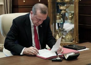 Cumhurbaşkanı Erdoğan’ın imzasıyla Resmi Gazete’de yayımlandı! Birçok bakanlık ve kurumda yeni atama ve görevden alma kararları…