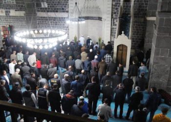 Diyarbakır’da ilk teravih namazı kılındı