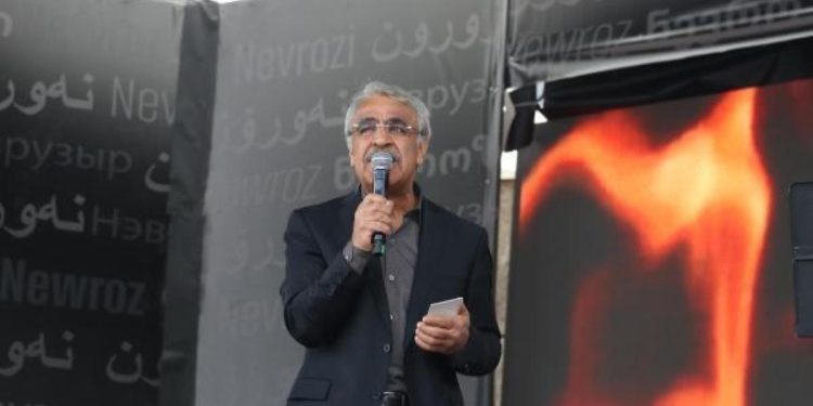 Diyarbakır’da nevruz kutlamasında olay; 5 polis yaralandı, 19 gözaltı (2)