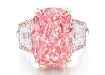 Dünyanın en nadide pembe elmaslarından biri bugün satışa çıkıyor