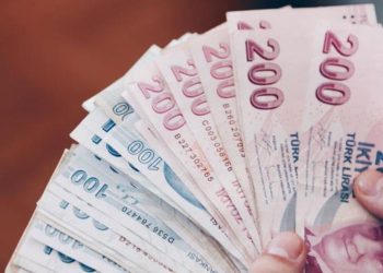 Emekli maaşları zamlanırken, gözler bayram ikramiyelerine çevrildi! İşte masadaki formüle göre artış miktarı