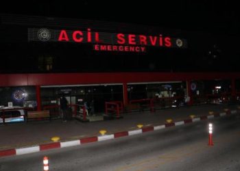 EVİNE GİDERKEN FIRINA GİRMEK İSTEYEN DOKTOR, 1’İ HASTA YAKINI 3 ŞÜPHELİNİN SOPALI SALDIRISINA UĞRADI