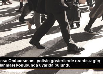 Fransa Ombudsmanı, polisin gösterilerde orantısız güç kullanması konusunda uyarıda bulundu