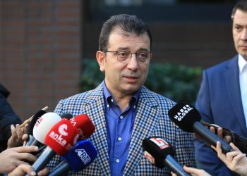 İmamoğlu: “Gençleri Daha Fazla Mağdur Etmeyin, Üniversiteleri Açın”