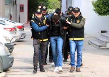 İnşaat işçisi 2 arkadaşı alıkoyup dövdükten sonra 91 bin lira gasbettiler