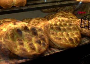 İSTANBUL-İLK SAHUR ÖNCESİ FIRIN TEZGAHLARINDA PİDELER YERİNİ ALDI