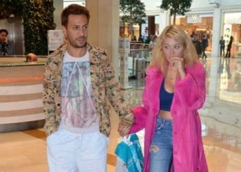 Kendisinden 17 Yaş Küçük Sevgilisiyle Görüntülendi