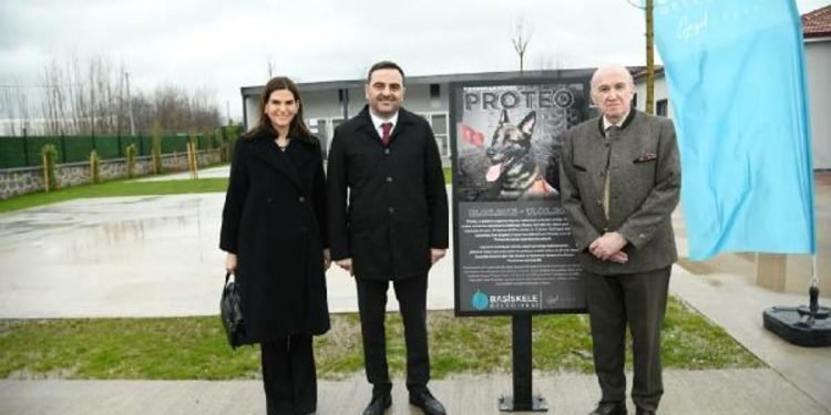 Meksika Büyükelçisi Hernandes, Proteo Sokak Hayvanları Bakım Merkezi’ni ziyaret etti