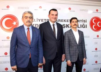 MHP Aday tanıtım toplantılarına start verdi, kalabalık salona sığmayınca Pehlivan, Meydan’da açıklama yaptı