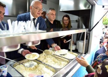 Mobil ikram aracı Manisalıların hizmetinde