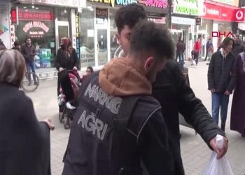 NARKOTİK KÖPEKLER PARS, LUCKY VE CANAS’LA UYUŞTURUCU DENETİMİ