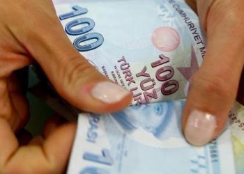 Öğrencileri sevindirecek kanun teklifi mecliste! KYK borçlarının faizleri silinecek