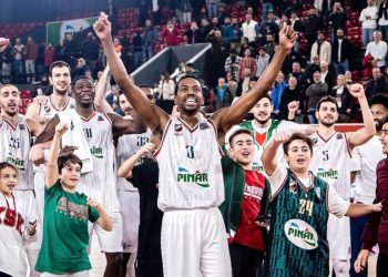 Pınar Karşıyaka, ligin sayı lideri