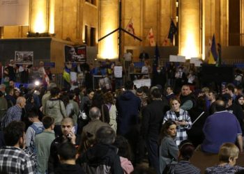 Rusya’daki seferberlik ilanı sonrası Rusların Gürcistan’a yönelmesi Tiflis’te protesto edildi