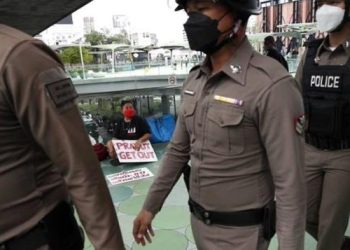 Tayland’da bir kreşe düzenlenen silahlı saldırıda onlarca kişi hayatını kaybetti