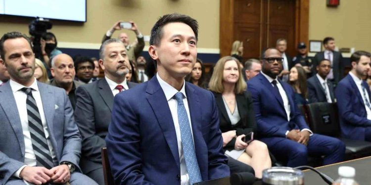 TikTok CEO’su güvenlik endişelerinin ardından ABD Kongresi’nde ifade verdi