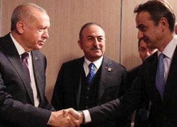 Türkiye-Yunanistan gerilimi Prag’daki zirvede tavan yaptı! Erdoğan’ın konuşmasından rahatsız olan Miçotakis, tekrar kürsüye çıkmış