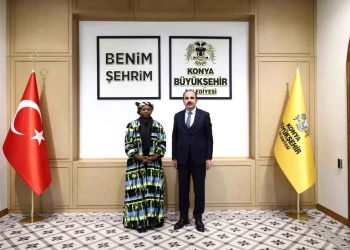 Uganda Büyükelçisi Tiperu Başkan Altay ile bir araya geldi