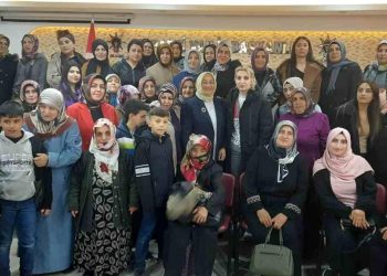 Vanlı kadınlar AK Parti’ye çıkarma yaptı