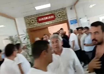 Antalya’da Belediye Başkanı ile İyi Parti Grup Sözcüsü Arasında Tartışma ve Kavga