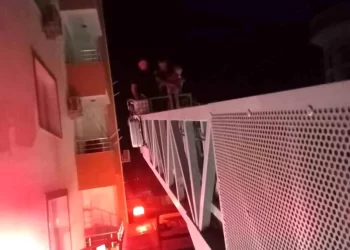 Diyarbakır’da Uyuyan Çocuk Mahsur Kaldı