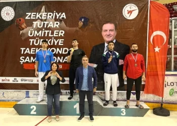 Bayburt Üniversitesi Öğrencisi Arif Köse, Taekwondo Şampiyonasında Bronz Madalya Kazandı