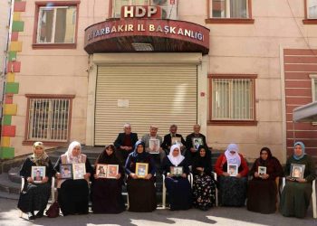 Ailelerin HDP Önündeki Eylemleri Devam Ediyor