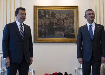 Özgür Özel, İmamoğlu’nu ziyaret etti