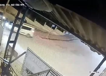 Bucak’ta Kaçan Sürücü 2 Polis ve 4 Kişiye Çarptı