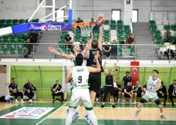 Çayırova Belediyesi Basketbol Takımı OGM Ormanspor’u mağlup etti