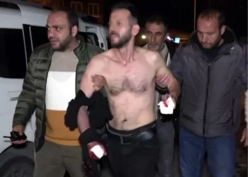 Erzurum’da Boşandığı Eşi ve İlişkisi Olduğunu İddia Ettiği Kişiyi Bıçaklayan Adam Tutuklandı