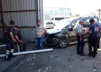 Antalya Manavgat’ta Ticari Araçlar Çarpıştı: Yaralılar Var