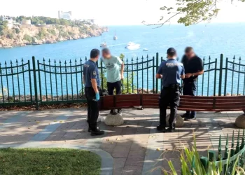 Antalya’da yapılan park ve bahçeler uygulamasında binlerce kişi sorgulandı